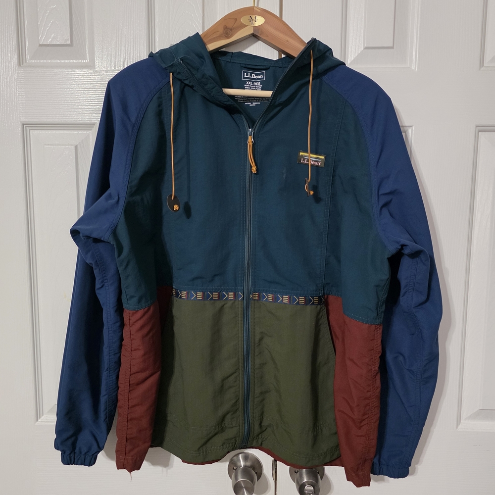 L.L. Bean Men's Blue, Green, and Red Windbreaker